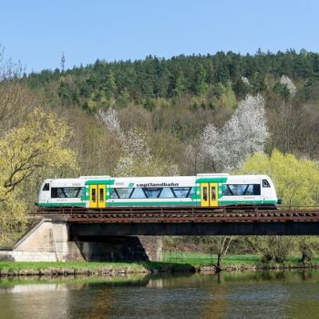 vogtlandbahn-Regio-Shuttle auf der Linie RB 4