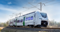 Auf diesem Bild sehen Sie den Siemens Mireo in Fahrt von vorn.