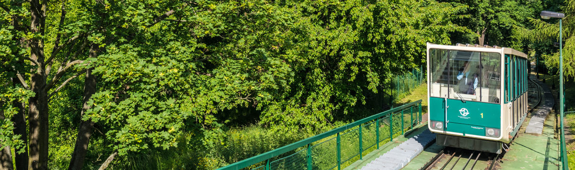 By cable car to the top of Petřín mountain