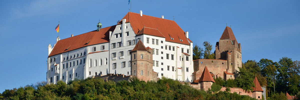 Burg Trausnitz Landshut Adobe Stock 56946764 traveldia panorama