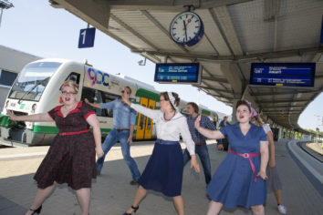 „The King fährt Bahn“ – rockiger Auftakt in der Vogtlandbahn