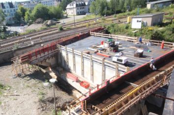Medieninfo ZVV: Erneuerung der Bahnbrücke Falkenstein bringt Schienenersatzverkehr