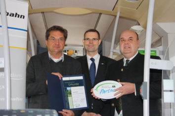 waldbahn und Nationalpark Bayerischer Wald besiegeln Partnerschaft