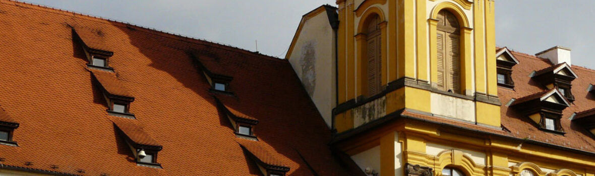 Rathaus und Häuser am Marktplatz von Cheb / Tschechien