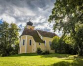 Kirche St Barbara am Eixlberg Foto Oberpfaelzer Seenland Thomas Kujat