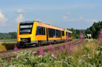 Auf dem Bild sieht man den Triebwagen der oberpfalzbahn der Baureihe Lint 41.