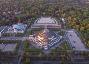 Blick auf die Jahrhunderthalle und das Areal herum