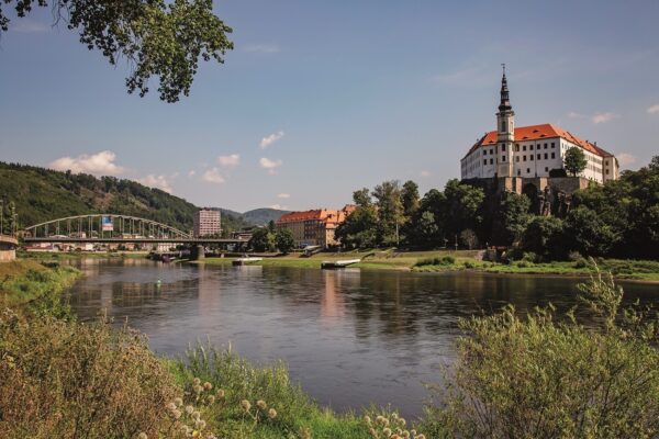 Adobe Stock 385239191 Decin marbenzu min