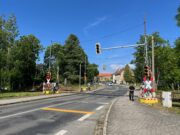 Vorsicht am Bahnübergang Seifhennersdorf