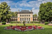 Bad Elster - Stadtgarten mit altem Kurhaus