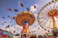 Kettenkarusell auf einem Volksfest