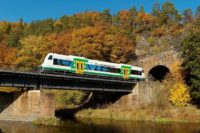 Die Vogtlandbahn auf der Linie RB 4 bei Wünschendorf.