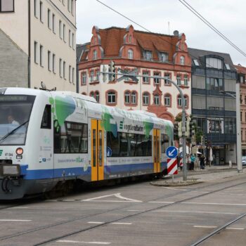 Die RB1 und RB2 fahren wieder uneingeschränkt bis ins Zwickauer Zentrum und verdoppeln damit die bislang stündlichen Direktverbindungen in die Innenstadt.