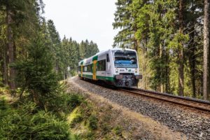 Regio Shuttle der Vogtlandbahn Ein Regio-Shuttle der Vogtlandbahn auf der Strecke.