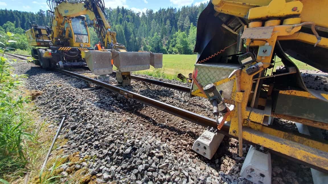 Gleisbauarbeiten auf der Strecke Go-Vit