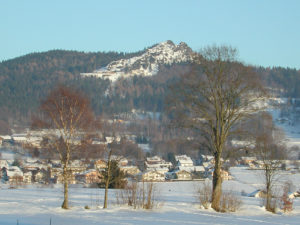Blick zum Silberberg von Bodenmais aus im Winter