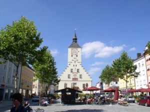 Der Luitpoldplatz also der Stadtplatz von Deggendorf