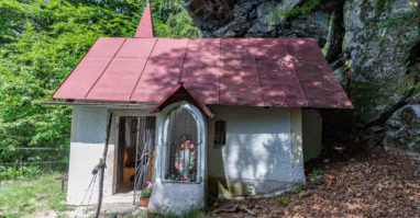 Die Felsenkapelle in Bodenmais von vorne