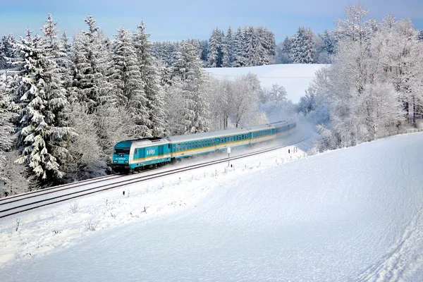 alex Zug aif der STrecke im Winter unterwegs