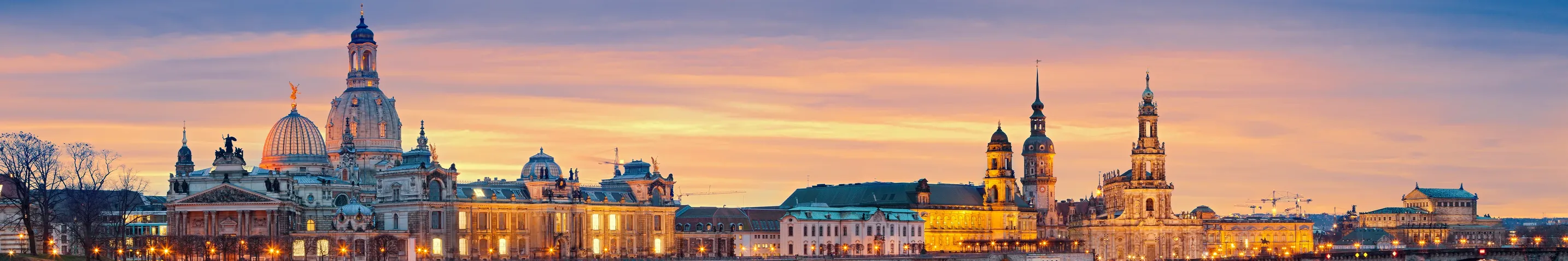 Bei Sonnenuntergang Blick auf die Altstadt der Stadt Dresden