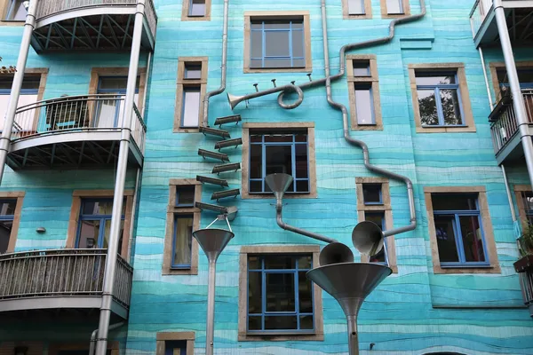 Blick auf die Häuserfassade eines Hauses in der Kunsthofpassage