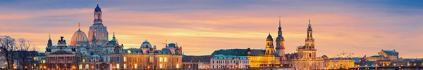 Bei Sonnenuntergang Blick auf die Altstadt der Stadt Dresden
