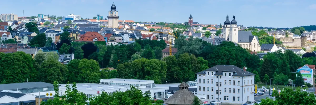 Das Bild zeigt eine Stadtansicht von Plauen im Vogtland.
