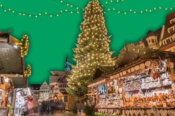 Weihnachtsmarkt mit Weihnachtsbaum