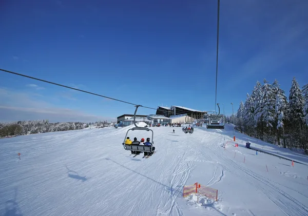 Das Bild zeigt den Skihang in Schöneck beim IFA-Ferienpark