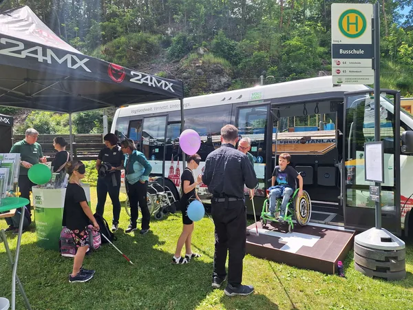 Busschule zum 5. Verkehrstag in der Syratalanlage.
