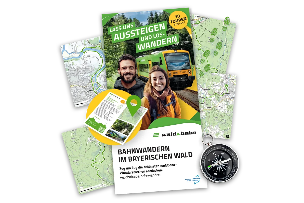 Eine Wanderkarte mit verschiedenen Routen im Bayerischen Wald.