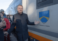 Der Buergermeister von Sohland neben dem Sohland Express