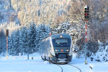 Posílení adventních víkendových spojů náhradní dopravy – rychlíkové spoje nově zastaví také v Chrastavě