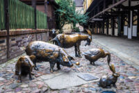Tierstatuen in der Jatki-Straße in Wroclaw