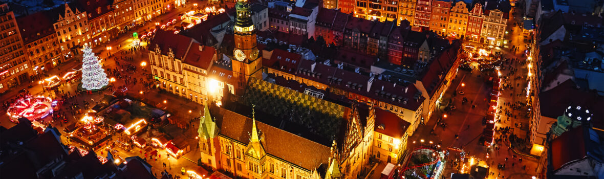 Weihnachtsmarkt in Wroclaw aus der Vogelperspektive