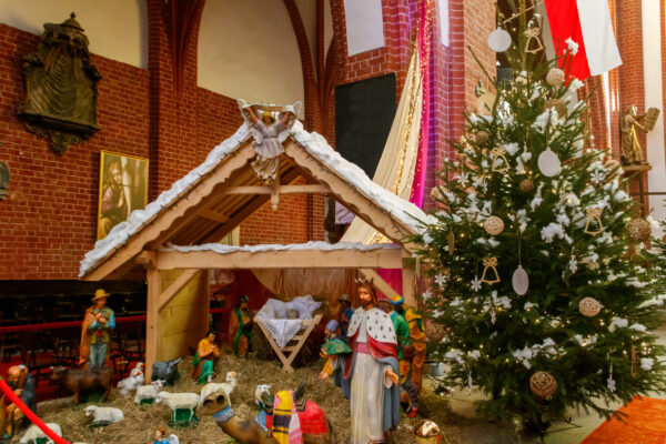 Ganzjahres Weihnachtskrippe in der Kirche St. Maria