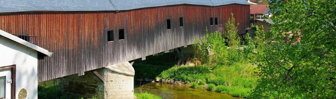 Adobe Stock 557930921 Wuenschendorf Bruecke Liane M min Wünschendorf - Holzbrücke