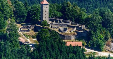 Burg von Altnussberg Burggelände von Altnussberg