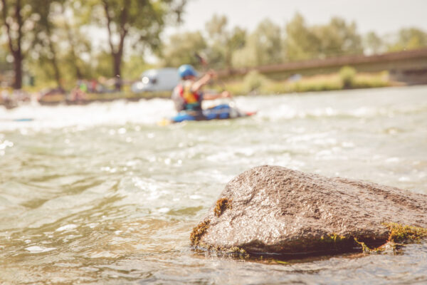Kanuten auf der isar